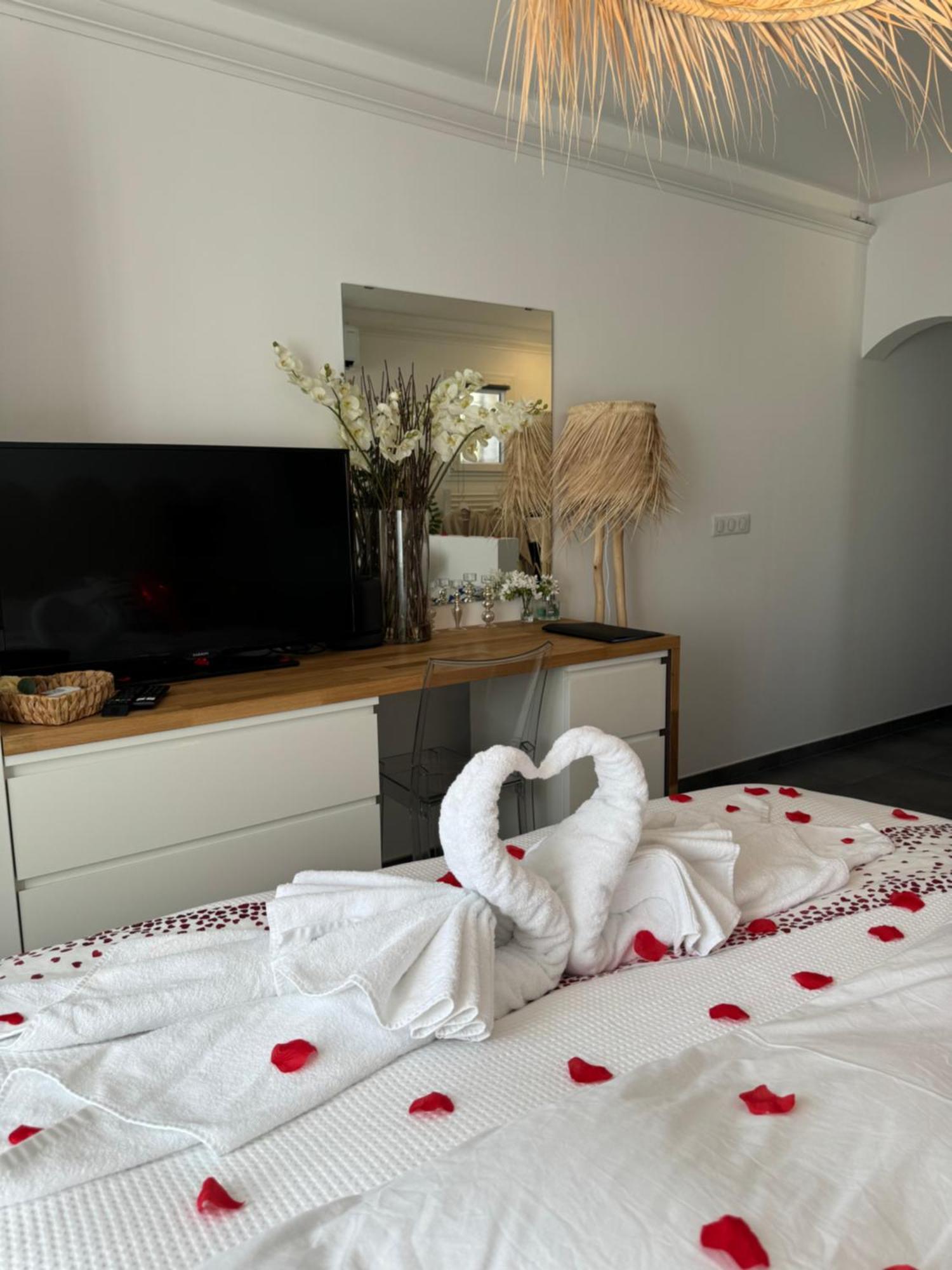 Casa Amor & Spa, Appartement Suite Jacuzzi & Piscine Chauffee *